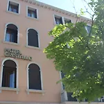 Cristallo Szálloda
