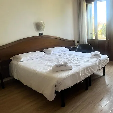 Hotel Cristallo 2*