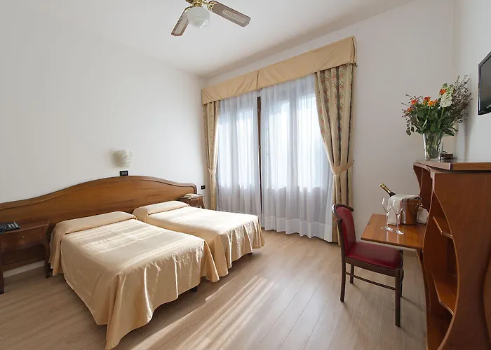 Hotell Cristallo 2*