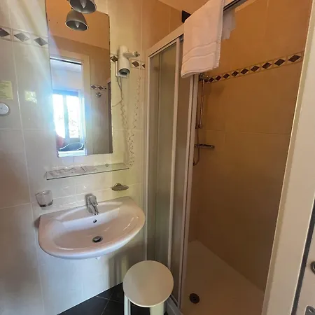Hotel Cristallo 2*